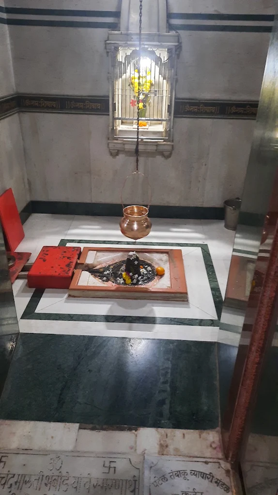 Sacred Shivling in Kapaleshwar Mandir