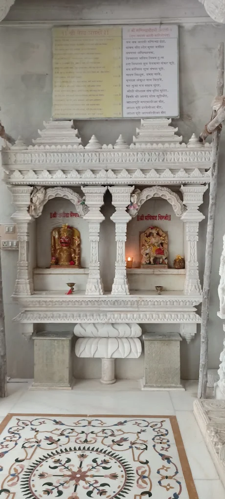 Consecrated Tirthankara Idols in Sanctum